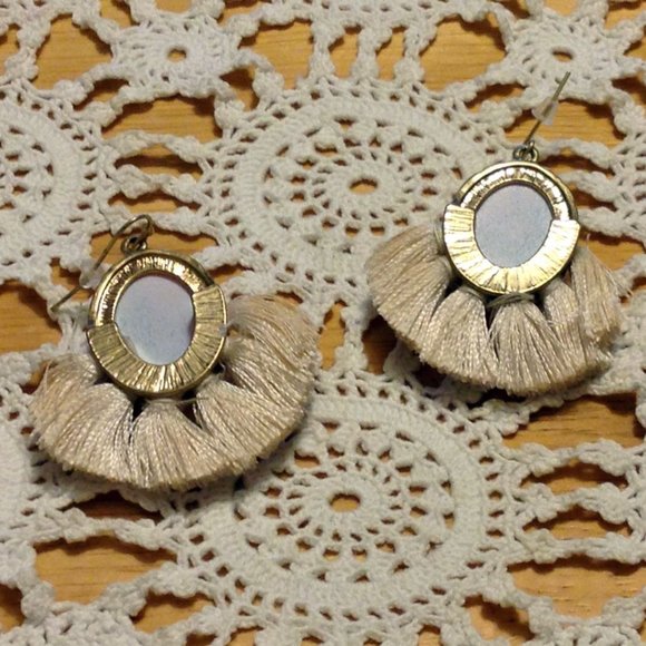 Plunder Earrings - Women's Jewelry, marbled earrings with cream fringe - Picture 2 of 5
